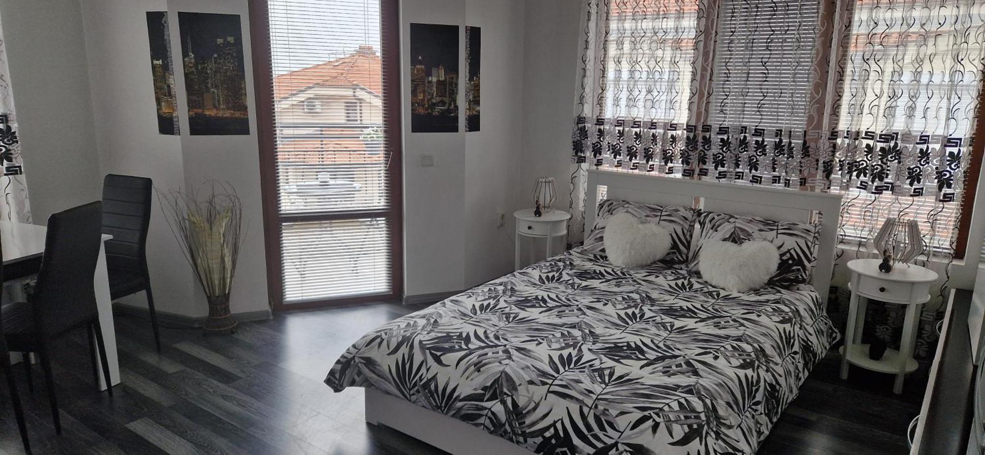 Black And White Apartment Karlovo Exteriér fotografie
