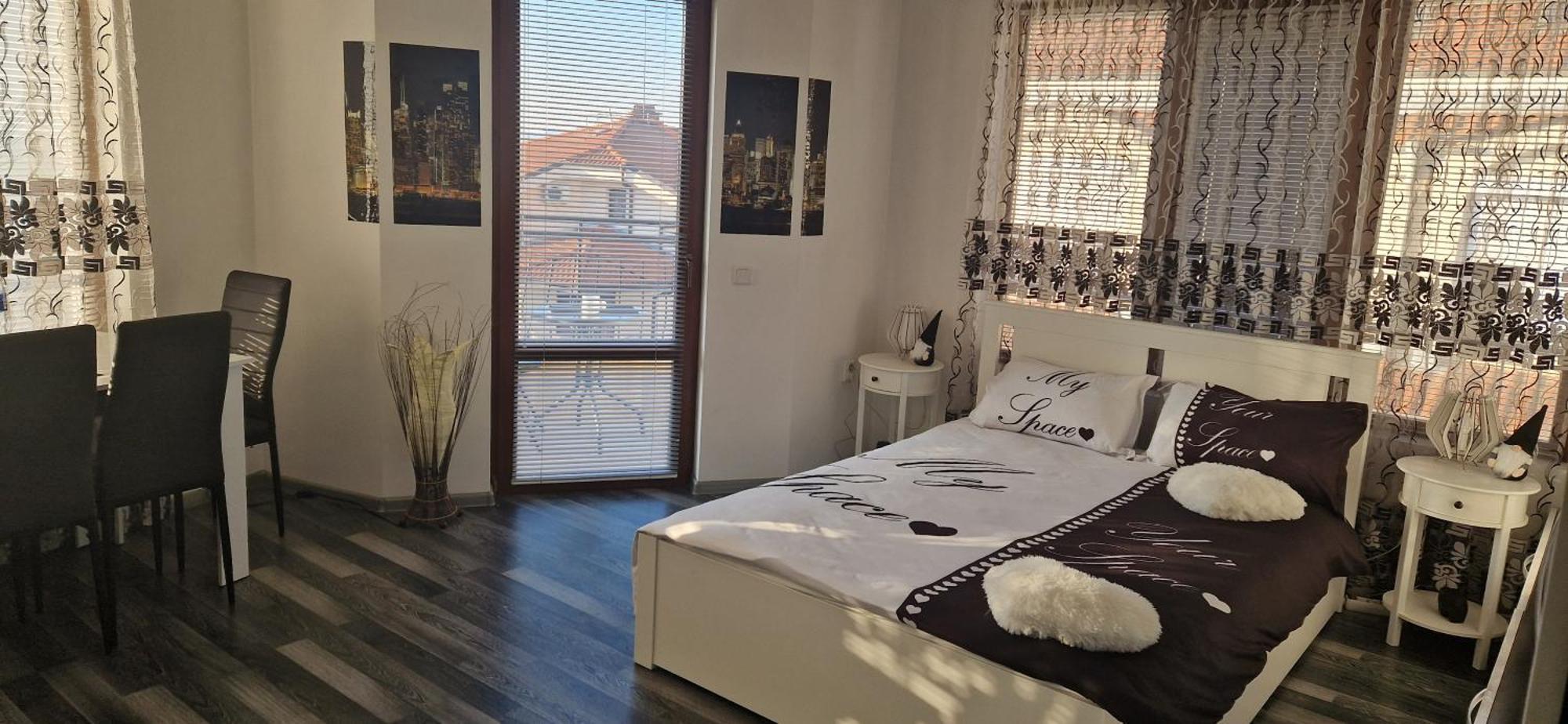 Black And White Apartment Karlovo Exteriér fotografie