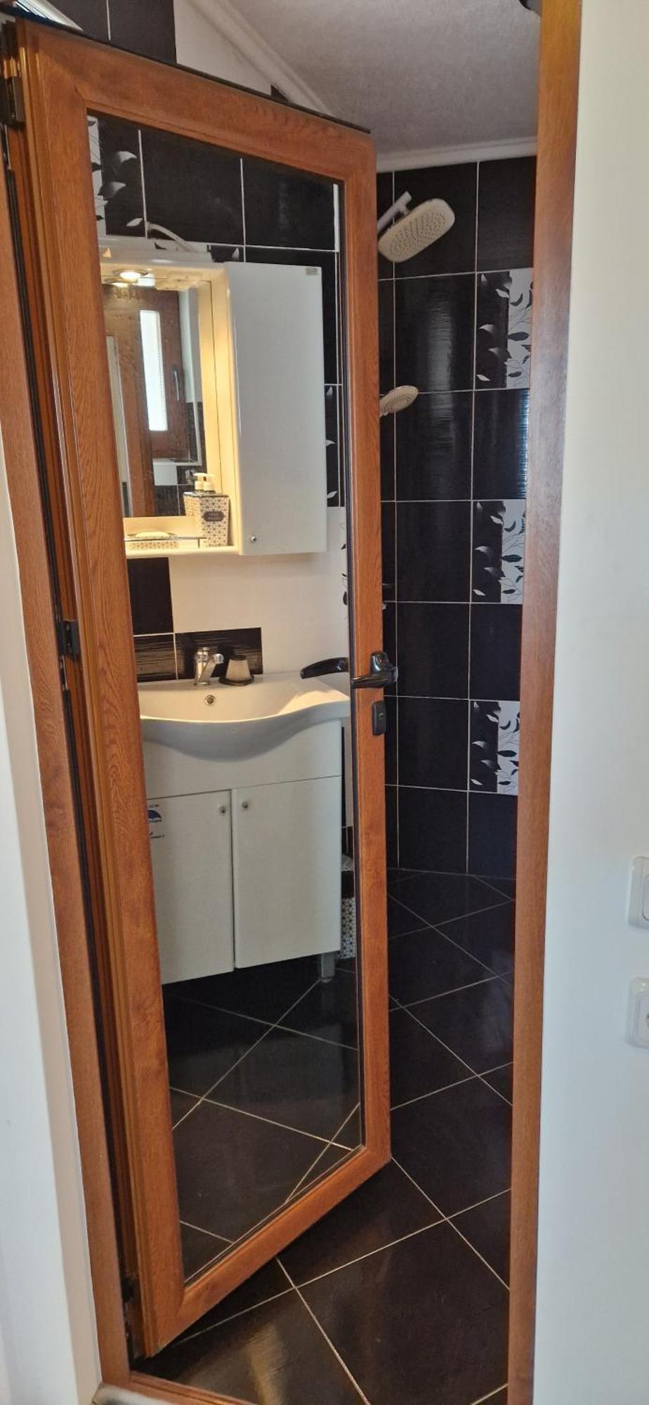 Black And White Apartment Karlovo Exteriér fotografie