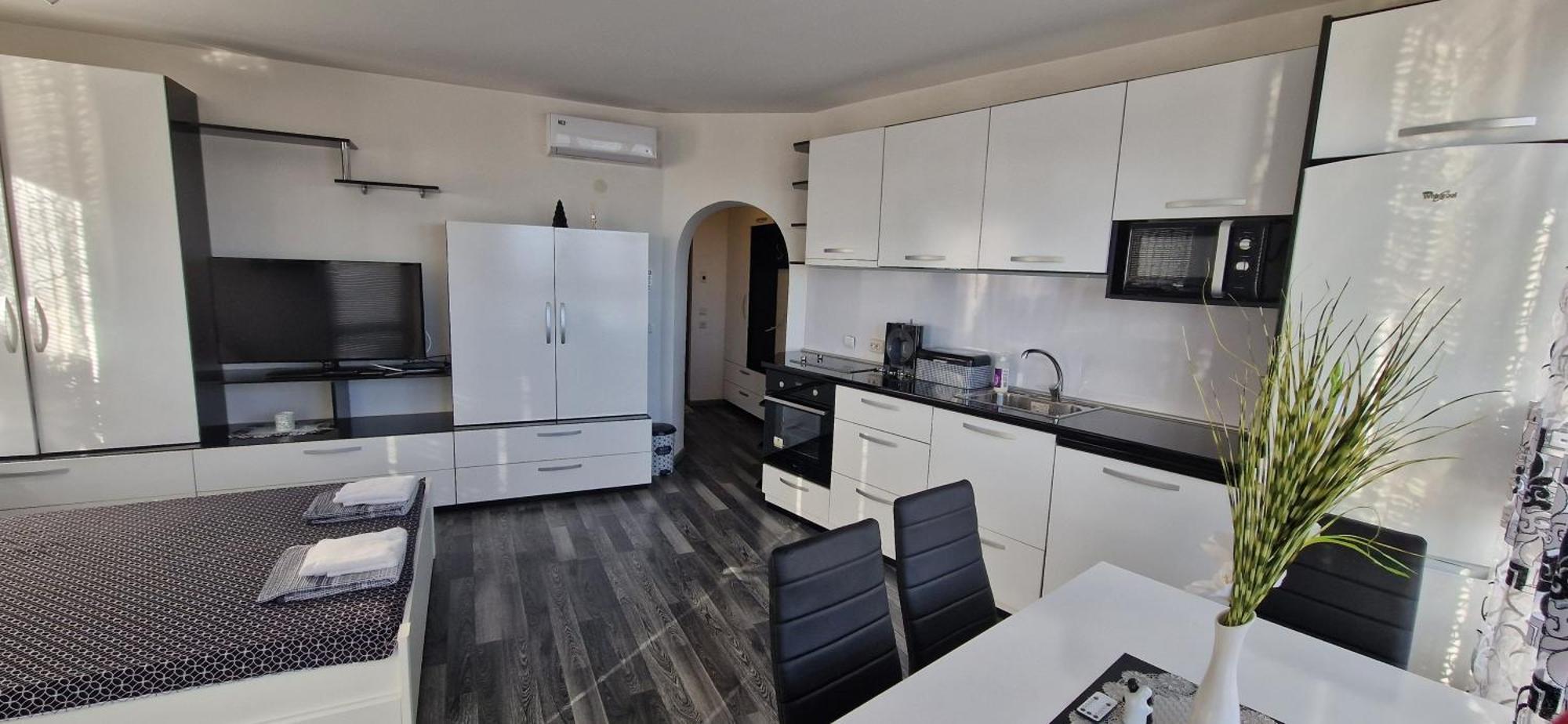 Black And White Apartment Karlovo Exteriér fotografie