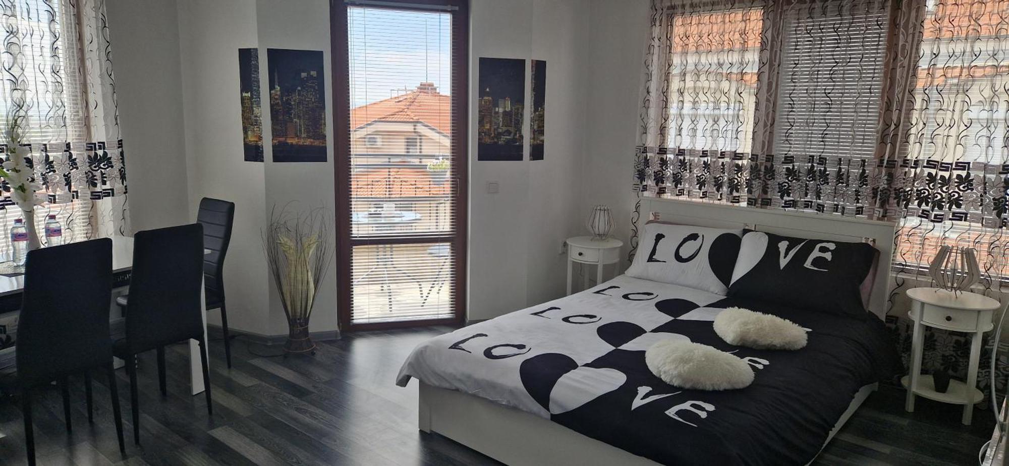 Black And White Apartment Karlovo Exteriér fotografie